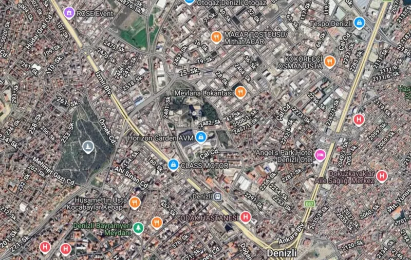Ana Cadde Üzerinde — fotoğraf 1