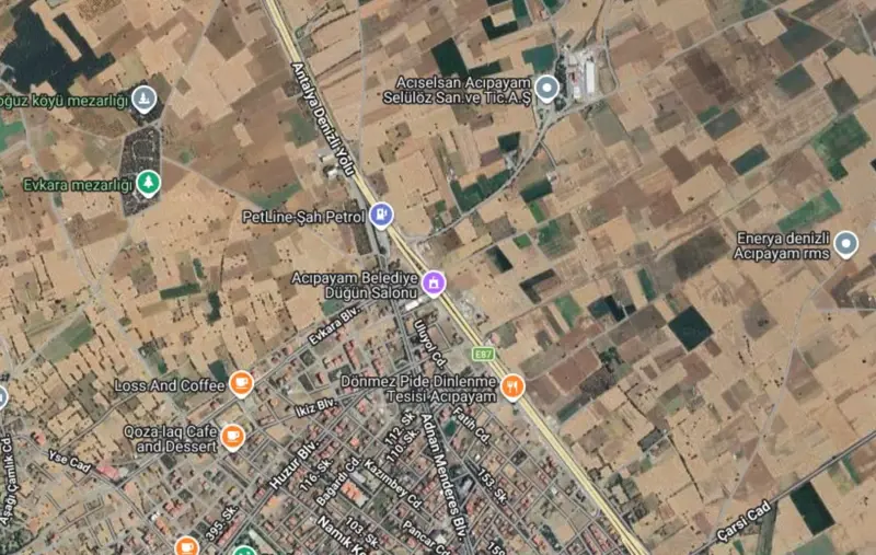Ana Cadde Üzerinde, Satılık, Arsa — fotoğraf 1