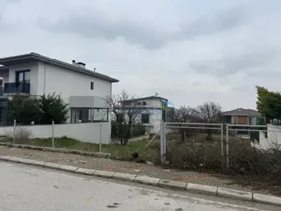 SERVERGAZİ VİLLALIK ALANDA ÇOK GÜZEL ARSA