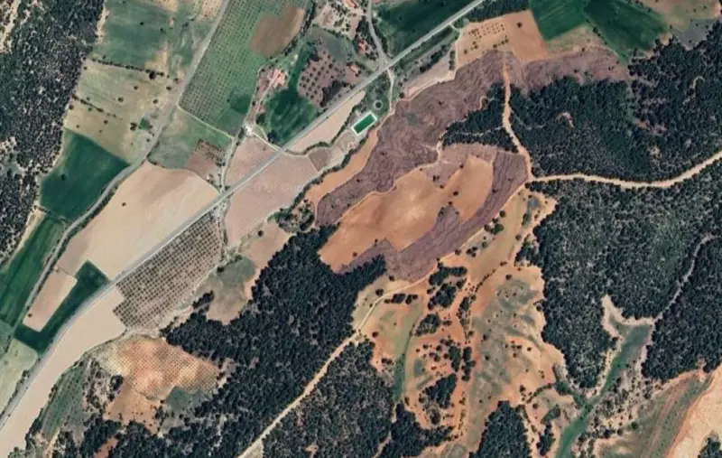 Kızılcabölük Mah., Satılık, Tarla, 47.984 m² — fotoğraf 2