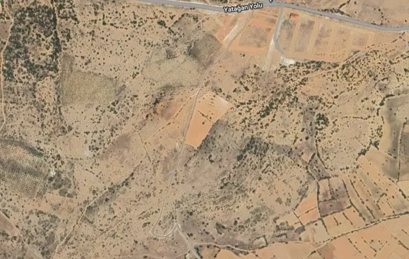 Yüreğil Mah., Satılık, Tarla, 3.249 m² — fotoğraf 1